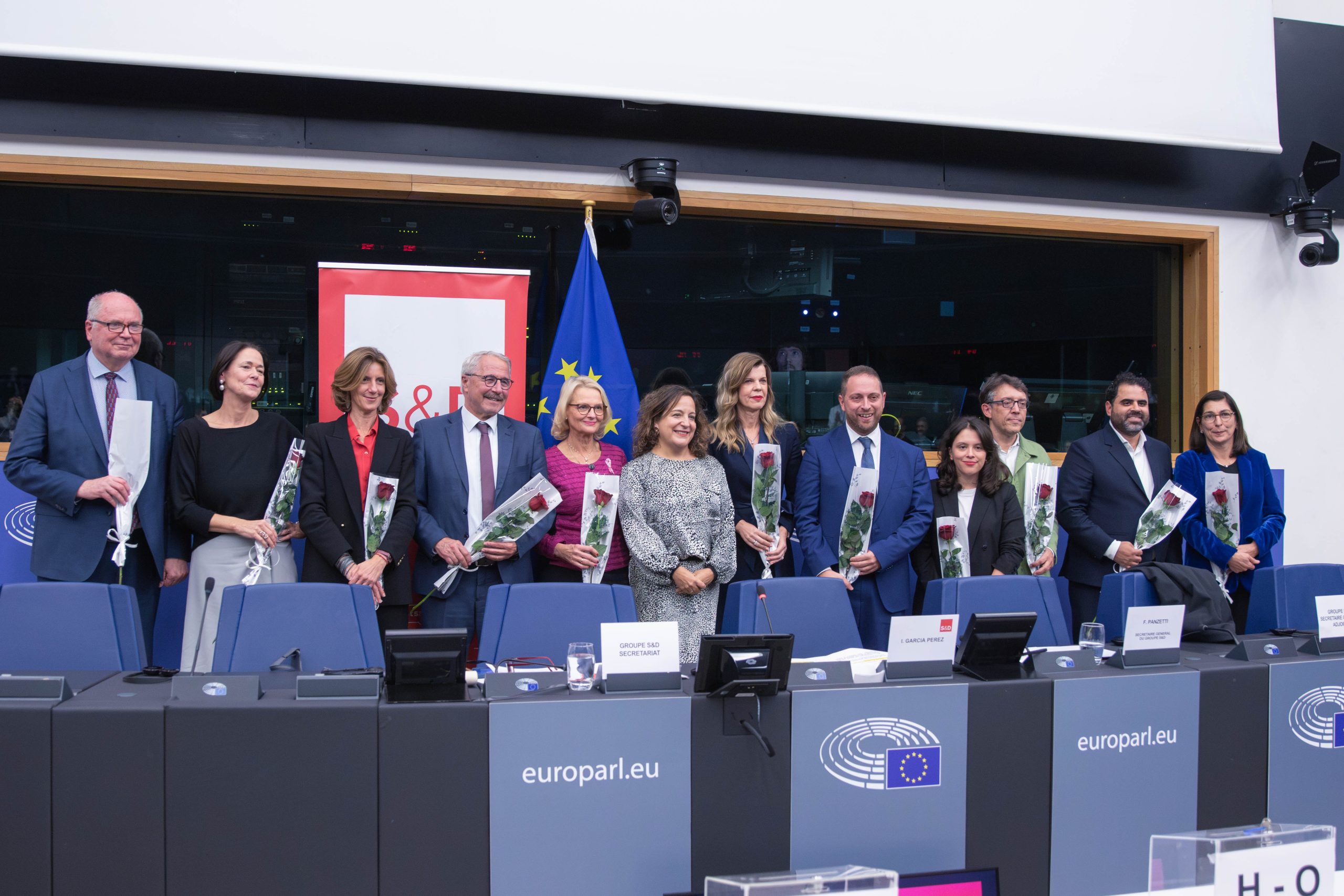 Επανεκλογή Γ. Μανιάτη στην Αντιπροεδρία των Ευρωπαίων Σοσιαλιστών Επανεκλογή Γ. Μανιάτη στην Αντιπροεδρία των Ευρωπαίων Σοσιαλιστών