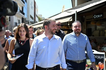 Περιοδεία Νίκου Ανδρουλάκη στο κέντρο του Ηρακλείου