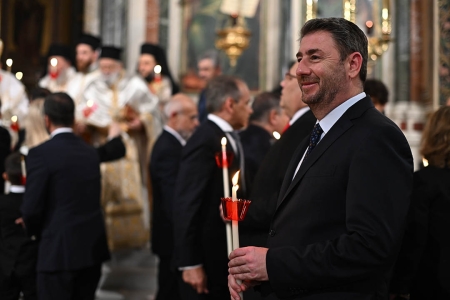 Ο Πρόεδρος του ΠΑΣΟΚ-Κινήματος Αλλαγής στην Αναστάσιμη Ακολουθία στη Μητρόπολη