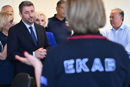 Επίσκεψη Νίκου Ανδρουλάκη στην κεντρική υπηρεσία του ΕΚΑΒ στην Αθήνα